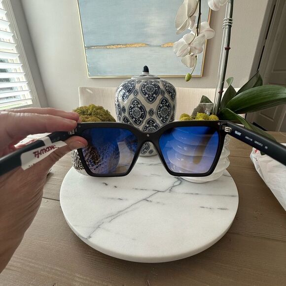 Quay Australia Black Frame Gradient Brown Lens Sunglasses main image 5